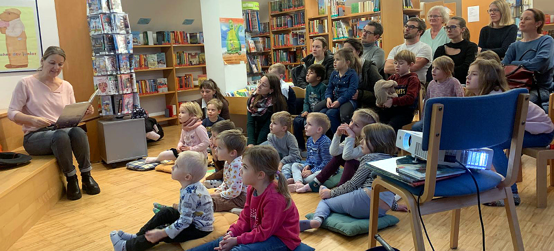 2_Nikolaus_Lesung2024h.jpg